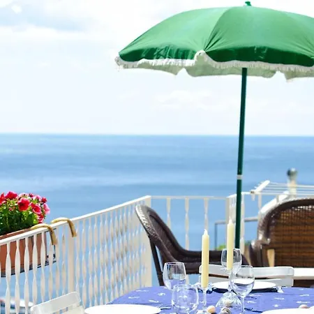 Vila Casa Leonilde 4, Emma