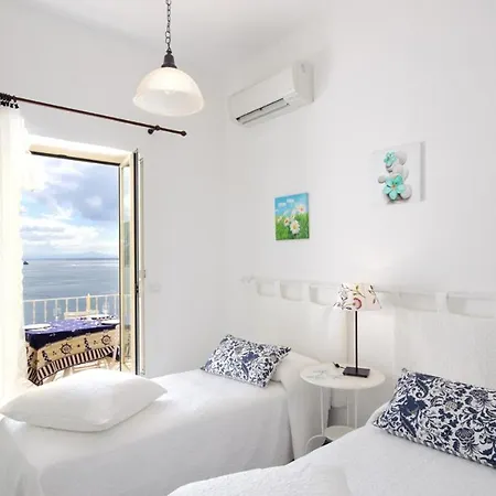 Casa Leonilde 4, Emma Positano