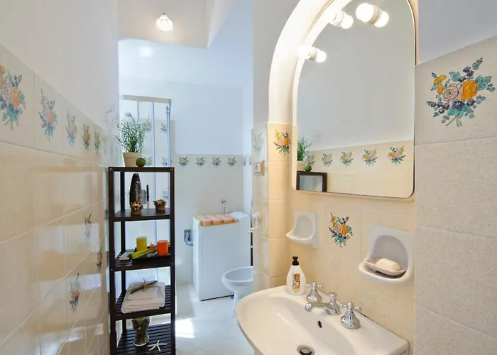 Casa Leonilde 4, Emma * Ποζιτάνο