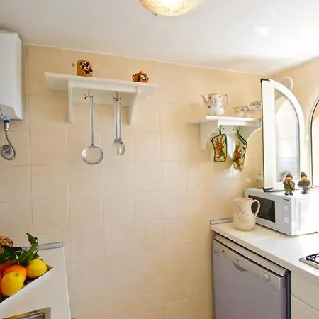 Casa Leonilde 4, Emma Positano